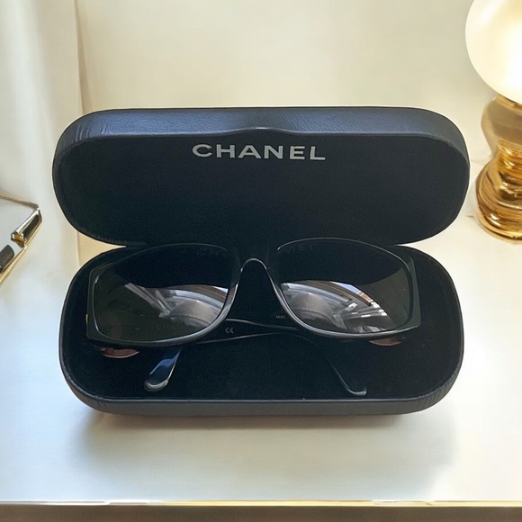 CHANEL VINTAGE 02461 CC LOGO SUNGLASSES 🕶️ - Picture 2 of 8